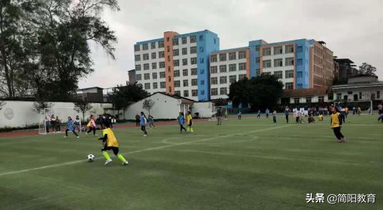 成都爱成都迎大运小学生篮球比赛,爱成都迎大运红领巾文艺晚会