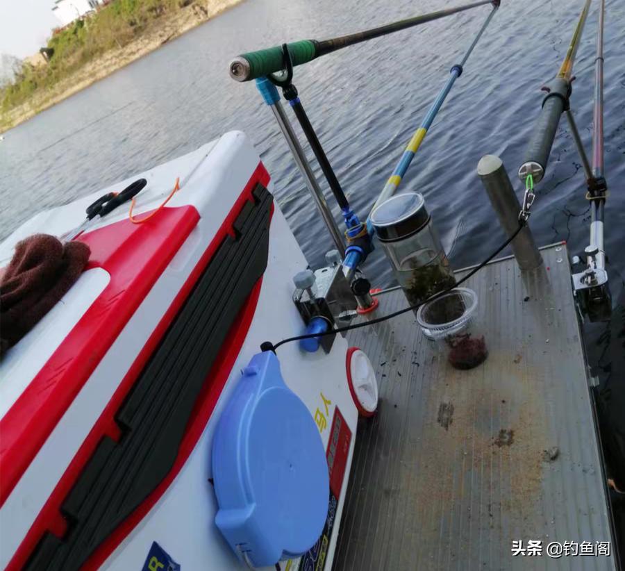 野钓两个竿子有必要用失手绳吗,三米鱼竿用失手绳钓大鱼能行吗