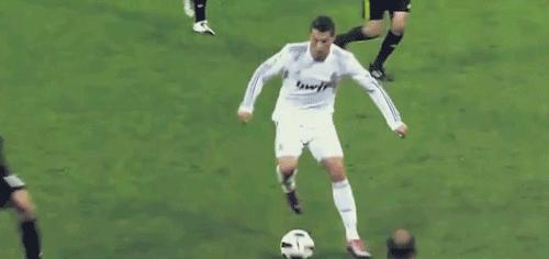 c罗花式过人一次看个够,c罗钟摆式过人集锦