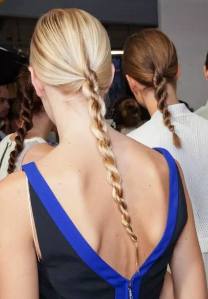 避免发际线后移适合什么扎发,女生不想扎头发怎么办