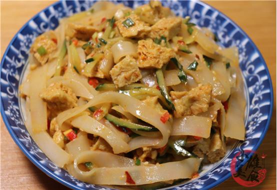 凉皮揭不起来发黏是什么原因,做的凉皮有点发黏怎么回事