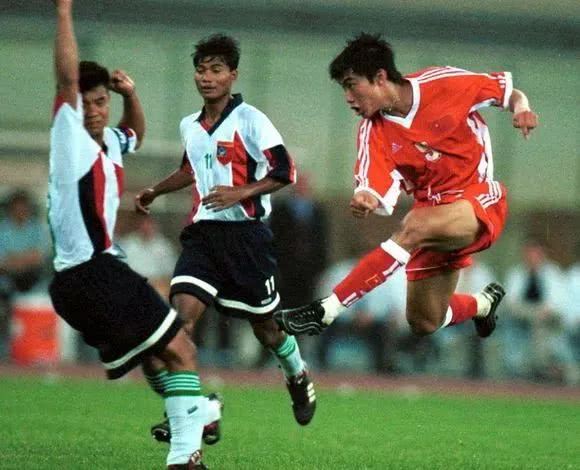 郑智没有进过球吗,郑智当年无球可踢