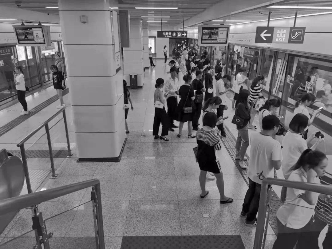 在深圳月入过万是什么样的水平 (在深圳月入过万是什么体验)