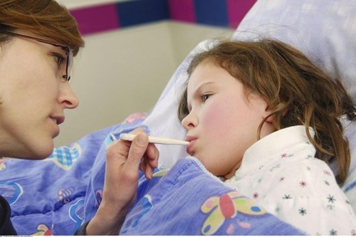 宝宝发烧退烧后起红点点怎么回事,宝宝发烧过后身体突然一抖为什么