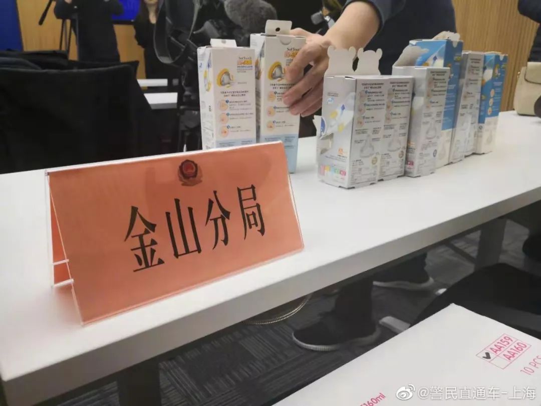 burberry鍥村肪浠锋牸浣庝簬1500,burberry鍥村肪娣樺疂1鍗冨鏄湡鐨勫悧