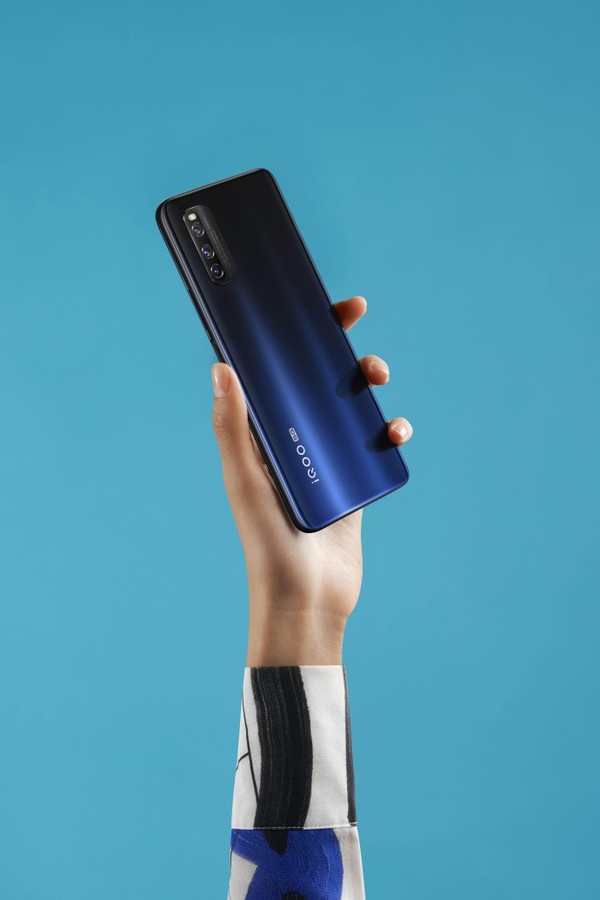 iqooz1性能怎样,iqoo神机600元