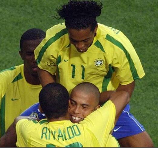 前世界足球先生小罗成为一代“囚”王