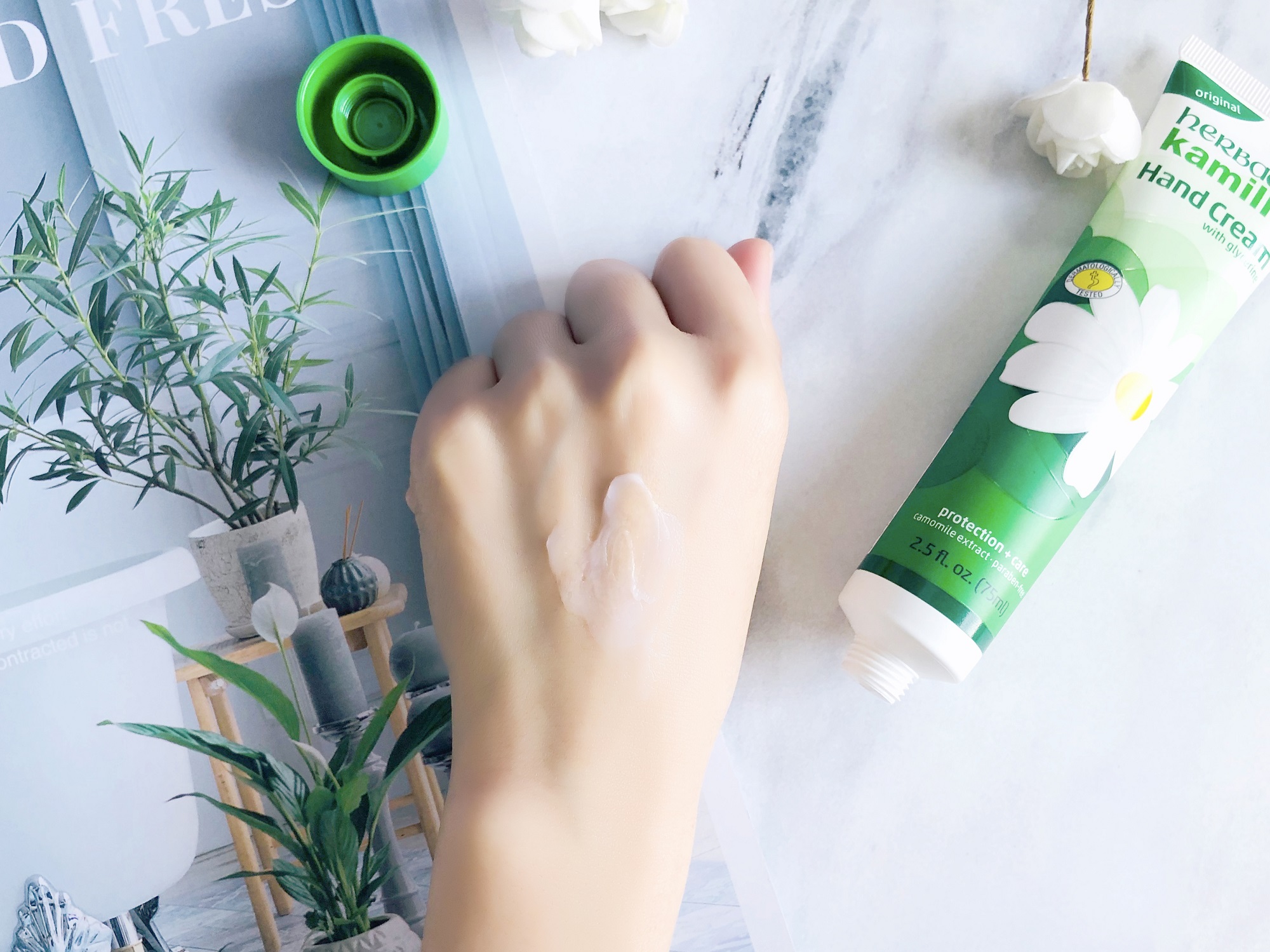 屈臣氏护手霜滋润补水透明精华,屈臣氏适合女生夏天的护手霜