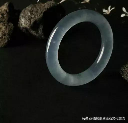 翡翠手镯的水头怎么看好坏,翡翠手镯的基本知识大全