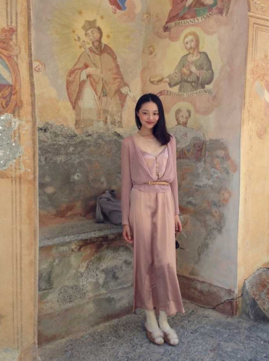 网红鼻祖晚晚和舒淇同框比美赢了？妆容穿搭都有小心机，来抄作业