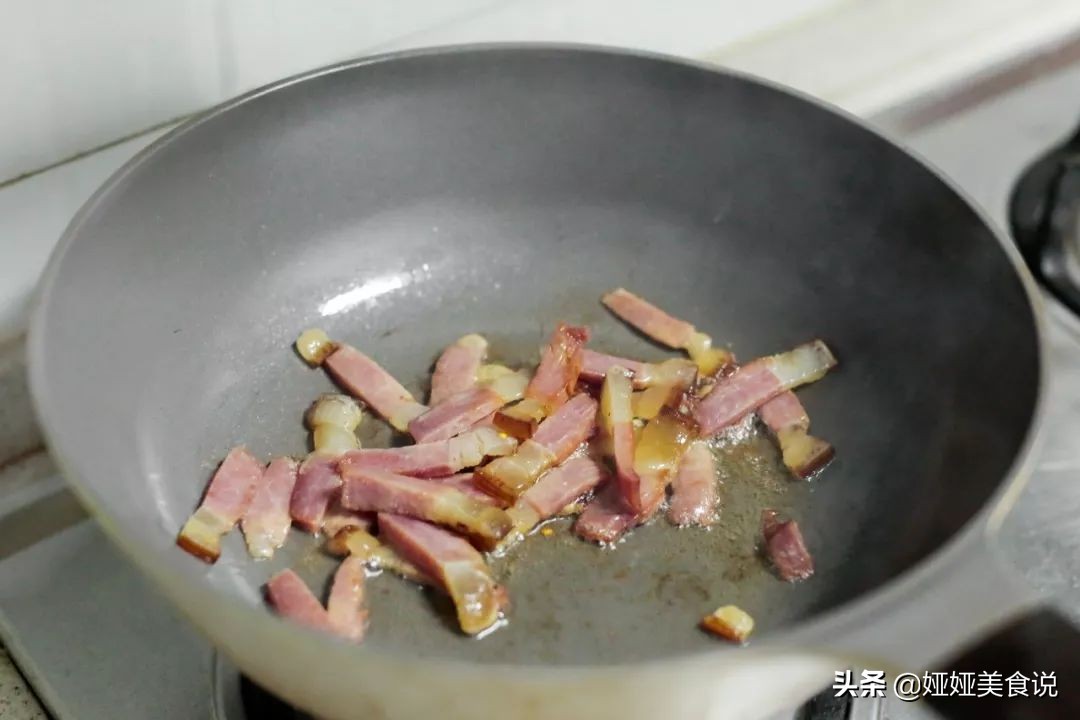 晚餐简单家常菜冬笋炒腊肉开胃菜,这才是竹笋炒腊肉真正的做法