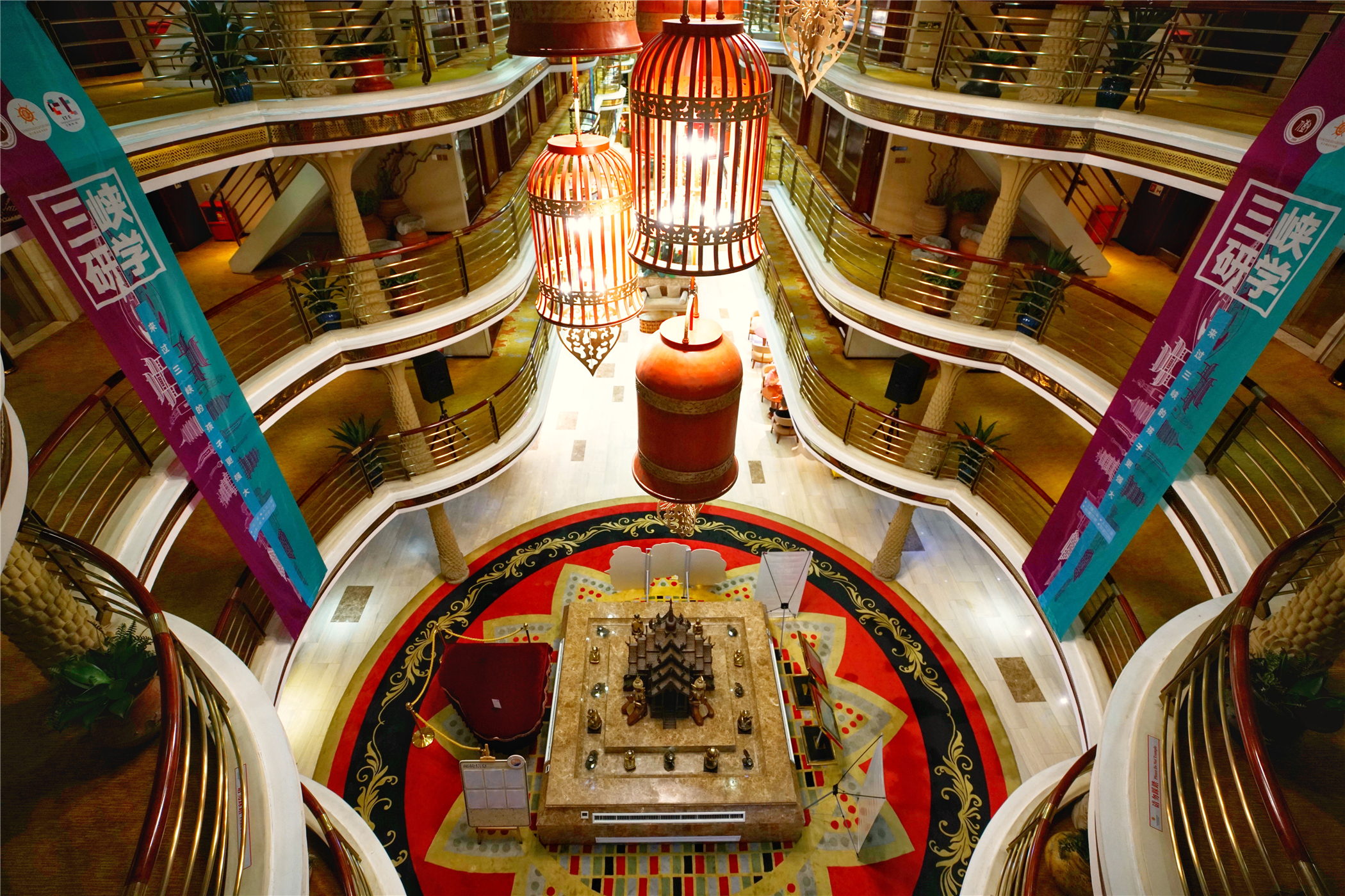 中国出发的最佳豪华邮轮线路,海上豪华邮轮旅行攻略