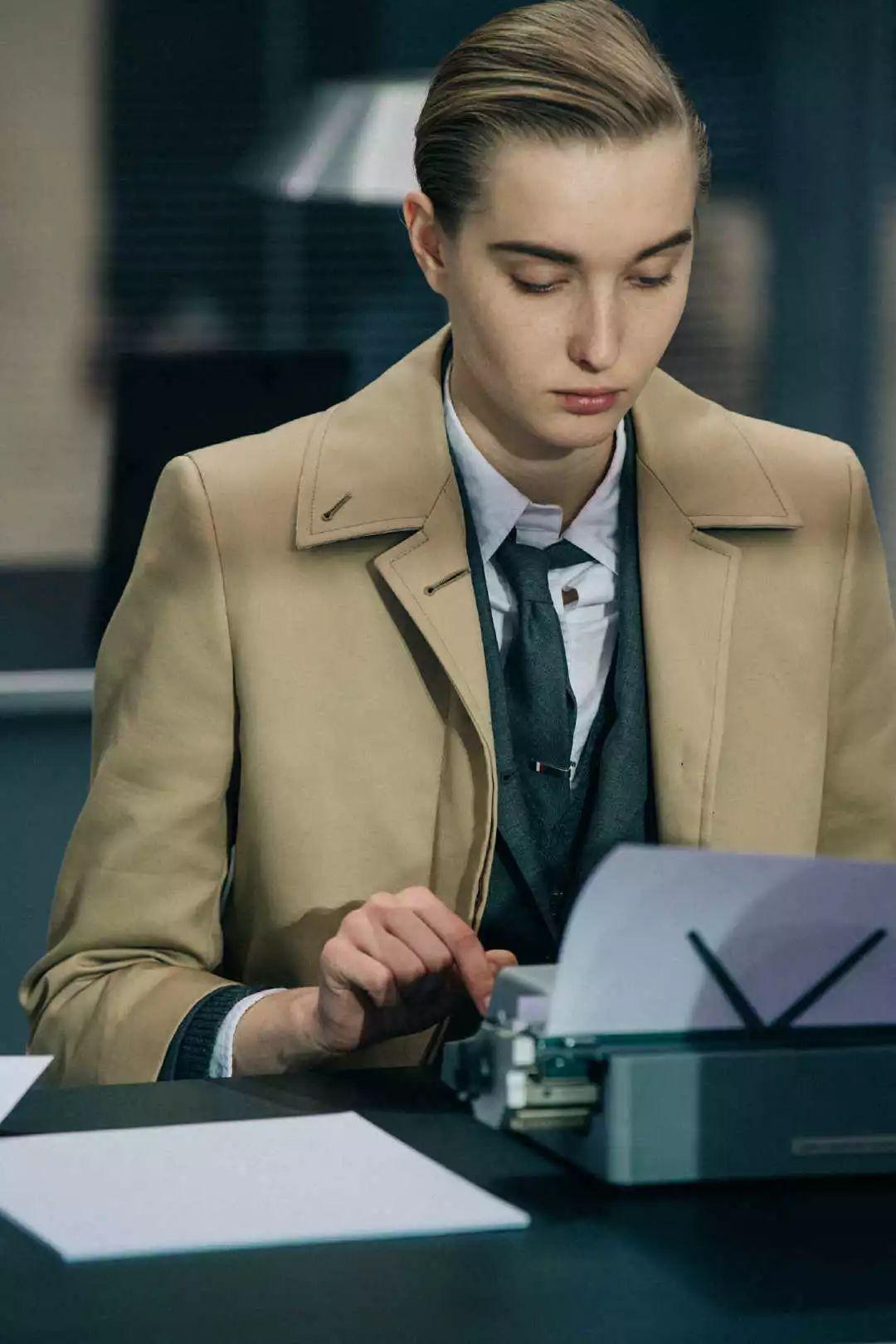 穿西装特别帅的女孩,穿西装的女生有气质吗