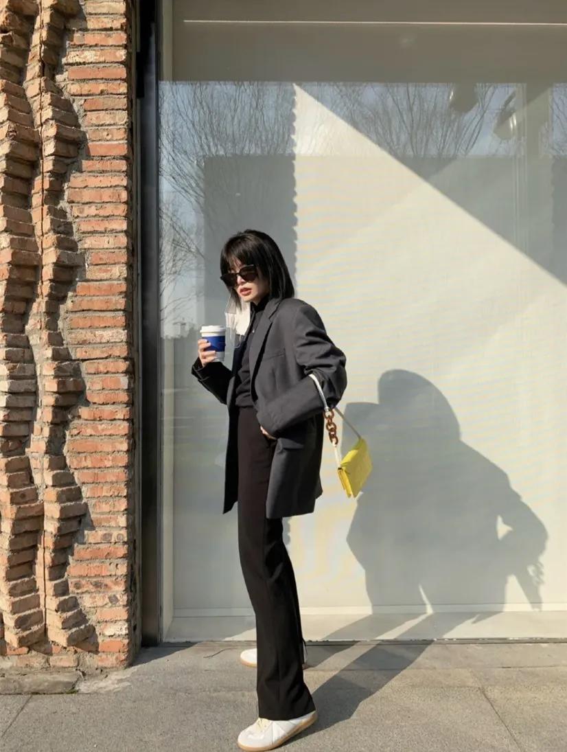 小白鞋烂大街是你没遇到这些款式,小白鞋问什么那么难穿