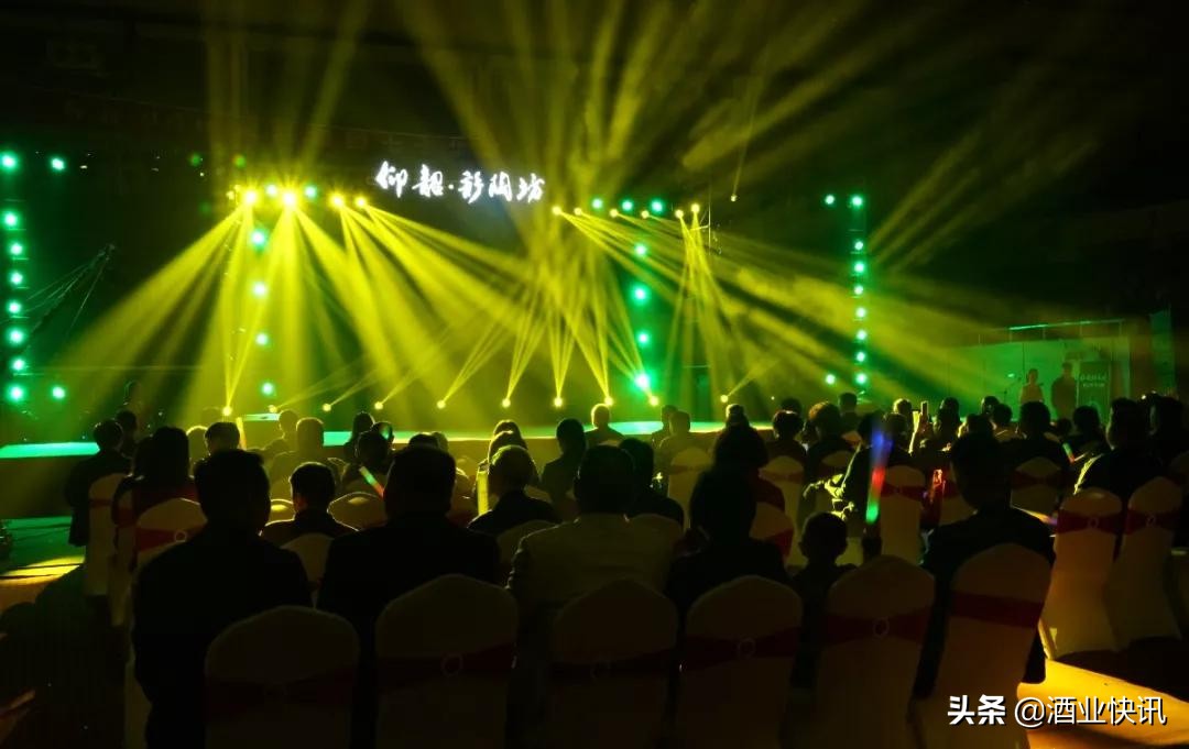 老歌老酒老字号，彩陶坊之夜群星晚会璀璨绽放