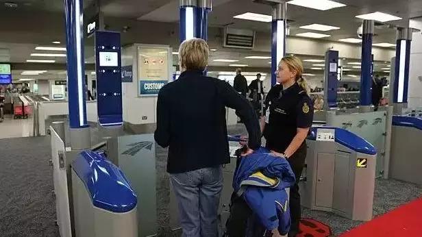 华女返澳遭海关拦检，从日本买的爱马仕被罚2000刀！