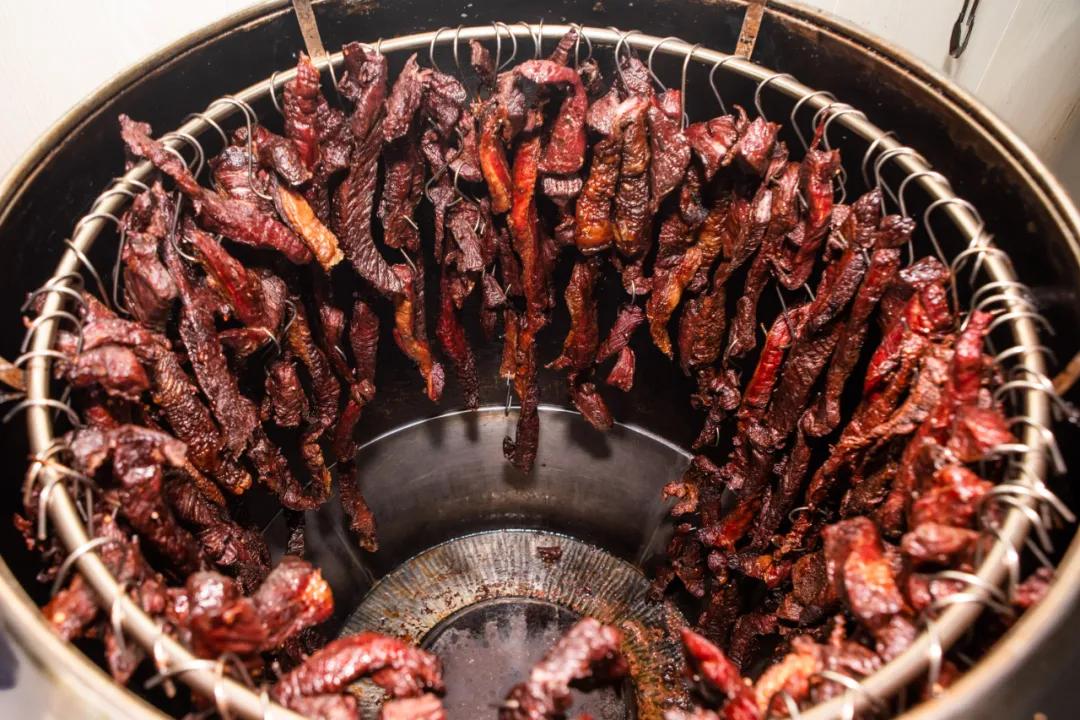火烤牛肉干最近火的,鞍山西道美食牛肉干