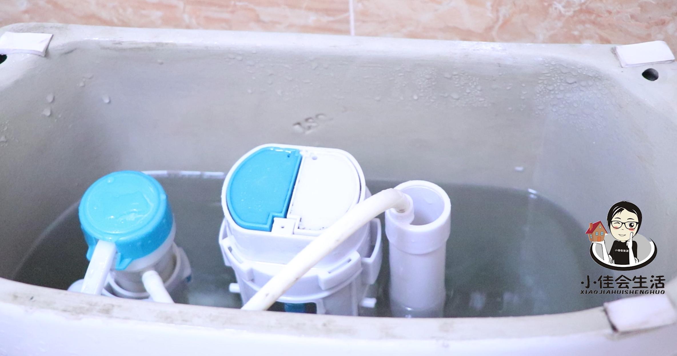 马桶冲水无力倒一盆水才能冲下去,马桶冲水无力倒水就能冲下去