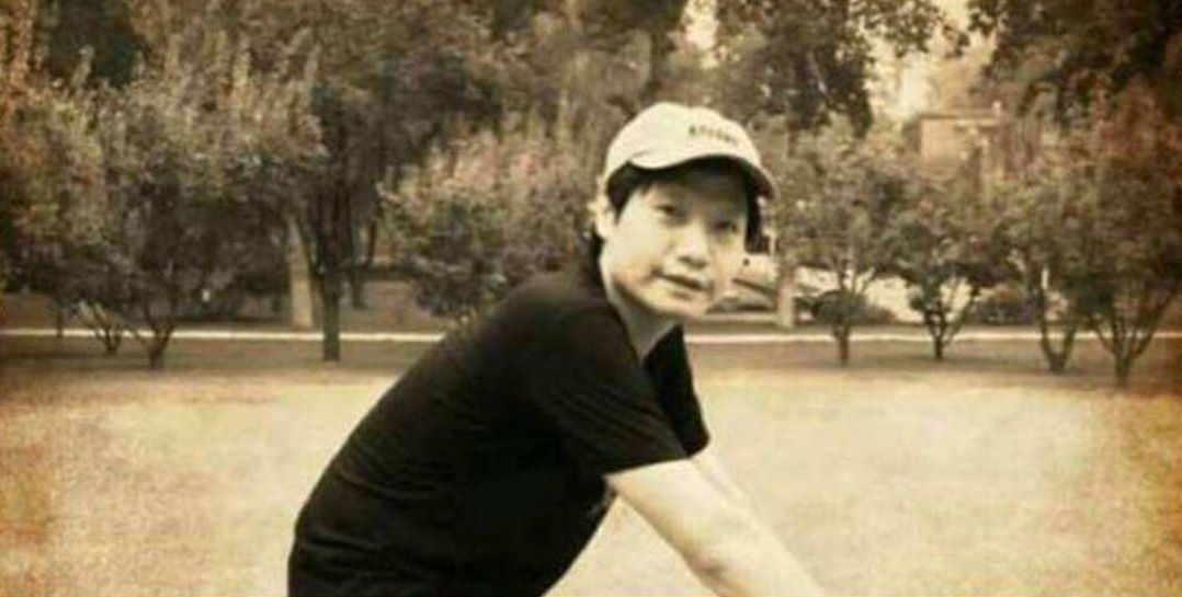 戴口罩直播1天卖3亿的雷军，像极了曾经的李嘉诚