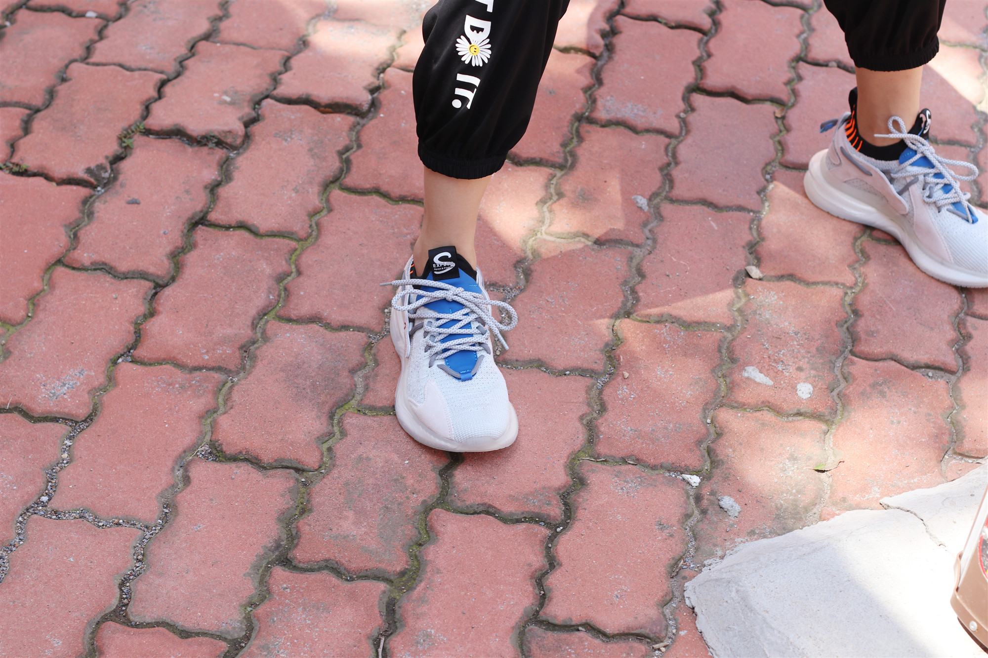 能与nike抗衡的国产品牌,可以与nike匹敌的牌子