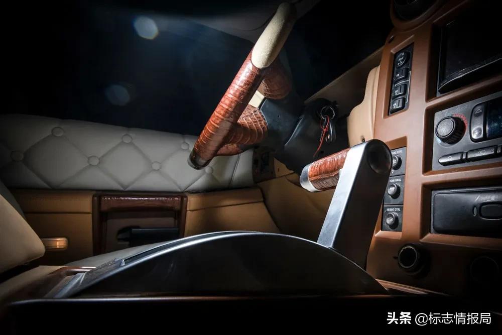 骷髅轰炸机！这应该是世界上最「硬核」的车标了