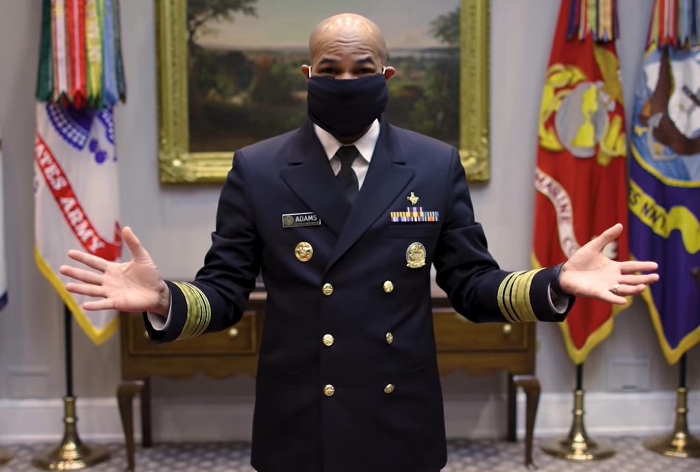 美政府*翻推**2个月前言论，卫生局长亲自上阵，示范用旧衣自制口罩