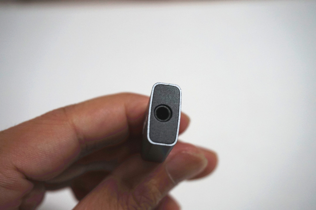 电脑耳机孔坏了换啥配件,电脑耳机孔坏了怎么修理多少钱