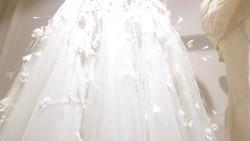 昆凌结婚穿的婚纱真的好大气,唐嫣昆凌婚纱