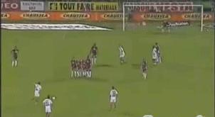 各个足球球星招牌过人方式,十大标志性动作足球运动员