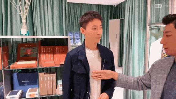 你距离真正的高质量男性或许只差这一“装”?互联网精英的穿搭课