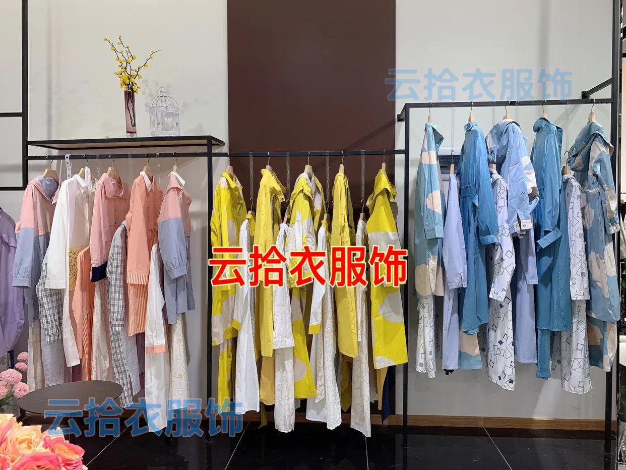 新开女装店去哪里进货,女装品牌折扣店货源经营技巧