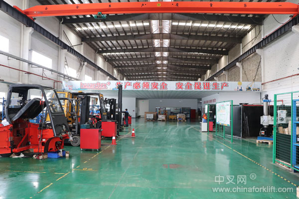 怎么解决叉车安全问题视频,叉车安全问题及解决方法