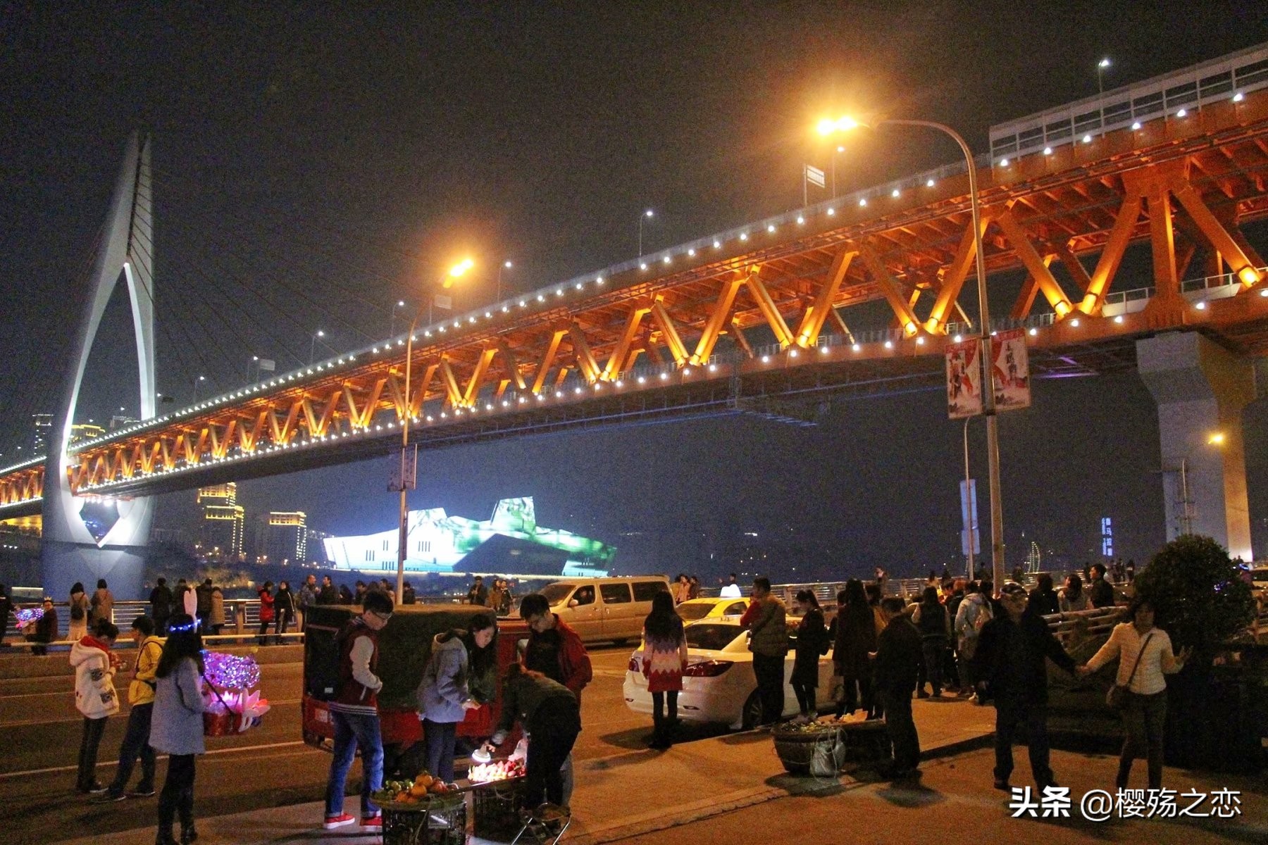 重庆有哪些网红景区和酒店,重庆有个景点千与千寻