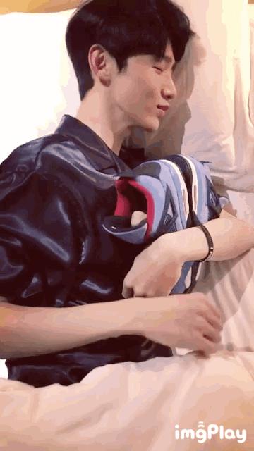 家里鞋子太多了如何收纳整理鞋子,鞋柜放不下的鞋子怎么收纳