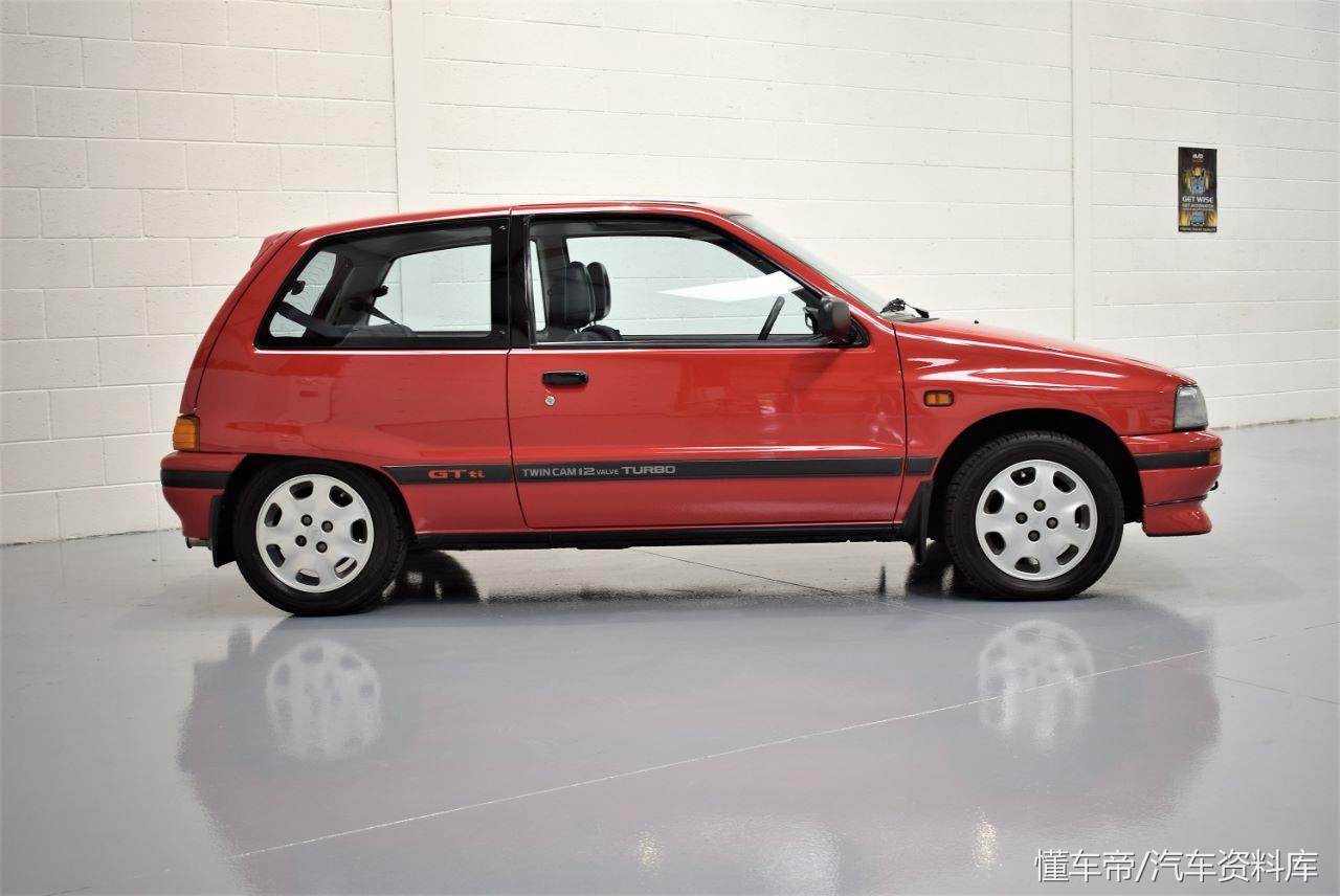 一辆28岁的三手原装大发夏利还能值8万多块