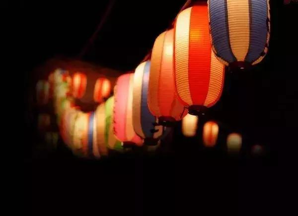 元宵节快乐灯火映万家良宵共团圆,灯亮心暖