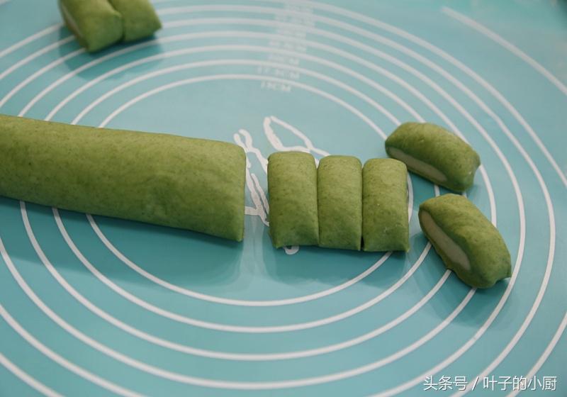 饺子怎么捏褶子慢动作,包饺子捏花边怎么捏