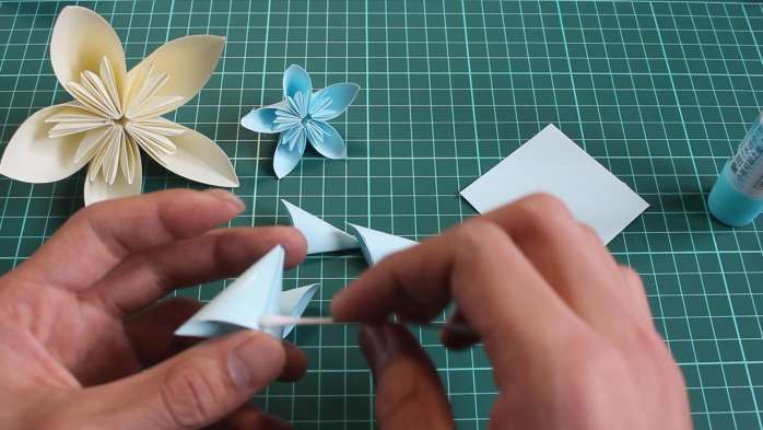 折纸樱花灯笼步骤图解,樱花绣球花折纸教程