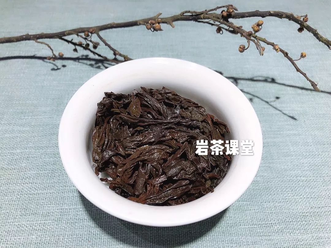 岩茶水仙肉桂大红袍怎么个说法,武夷岩茶水仙和大红袍的区别