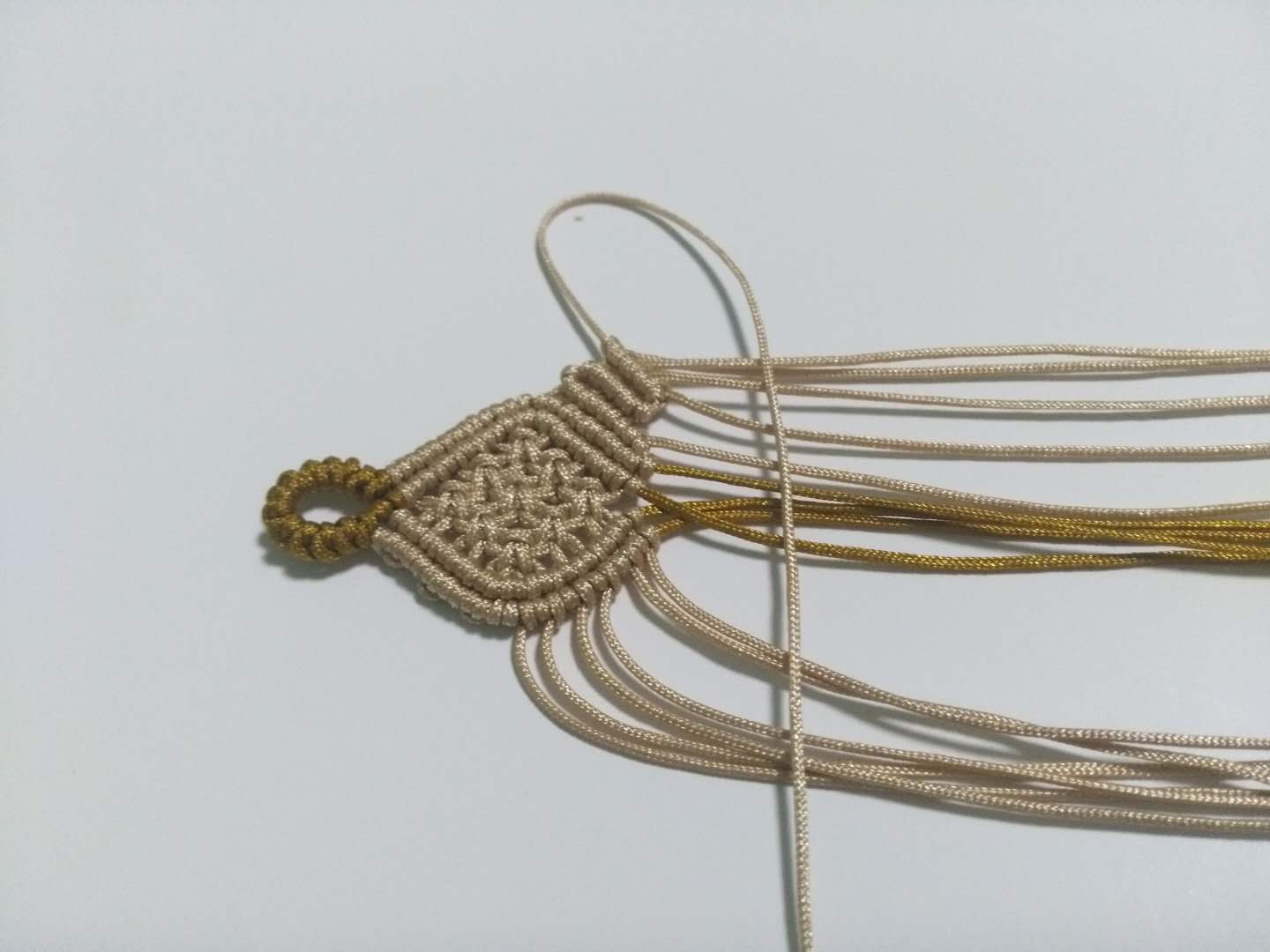 编绳花做法,手绳复杂编织教程