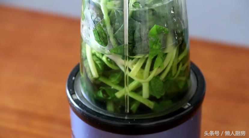 面粉秒变劲道面条好吃又易做,面粉做面条简单又快的方法