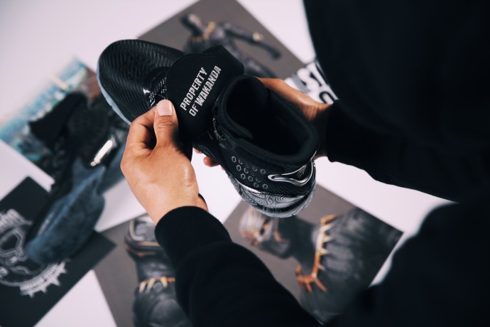 黑豹联名配色篮球鞋,安踏黑豹联名跑鞋