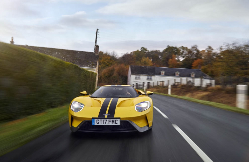 福特gt再次击败法拉利,福特gt能跑过拉法吗