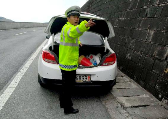 最美交警故事,最美交警辅警故事