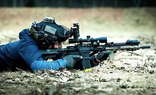 战术卢卡斯完整版,战术教父卢卡斯射击视频