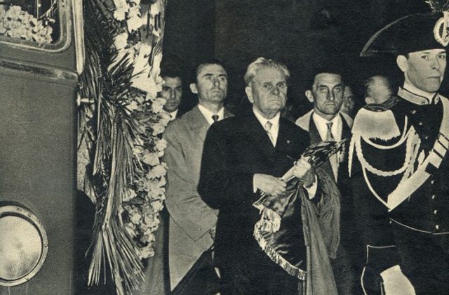 唯一一个双三冠王教练,唯一总决赛让三追四的教练