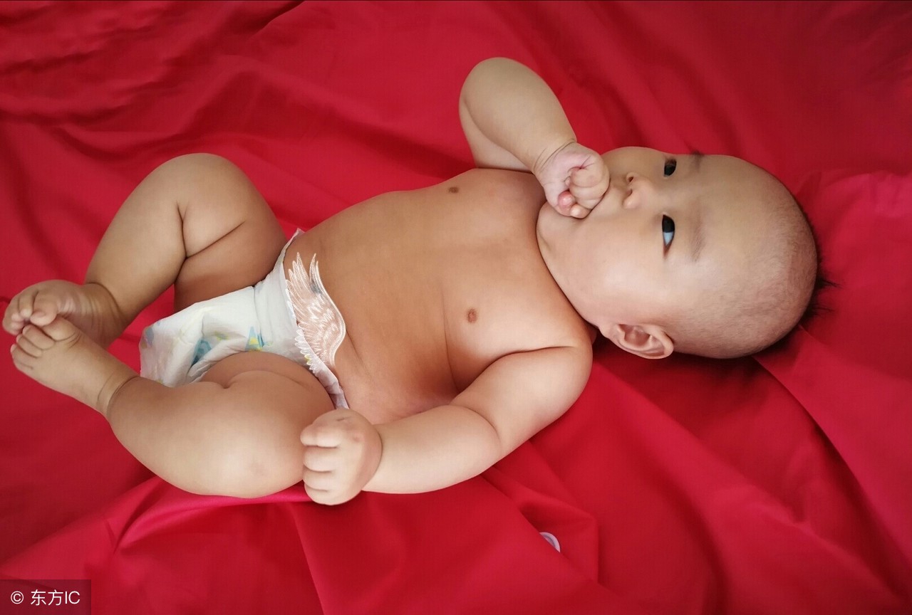 月嫂教程0-6个月宝宝吐奶技巧,宝宝吐奶月嫂回答