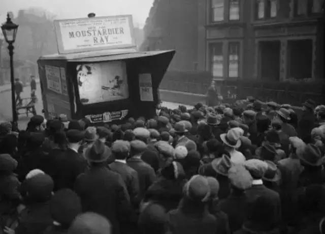 相信我，这一定是朋友圈里最珍贵的照片！