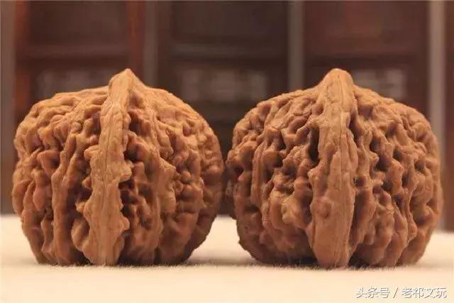 文玩核桃盘黑了有什么补救方法吗,文玩核桃不盘的时候要放袋子里吗