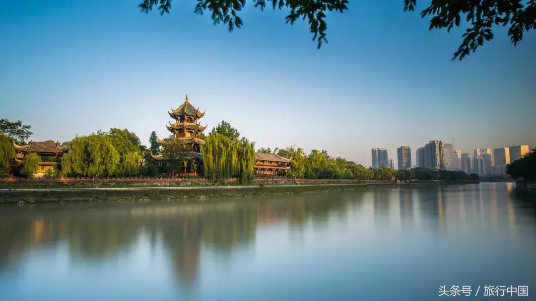 旅游最美的风景在火车上,一张火车票走遍中国最美的地方